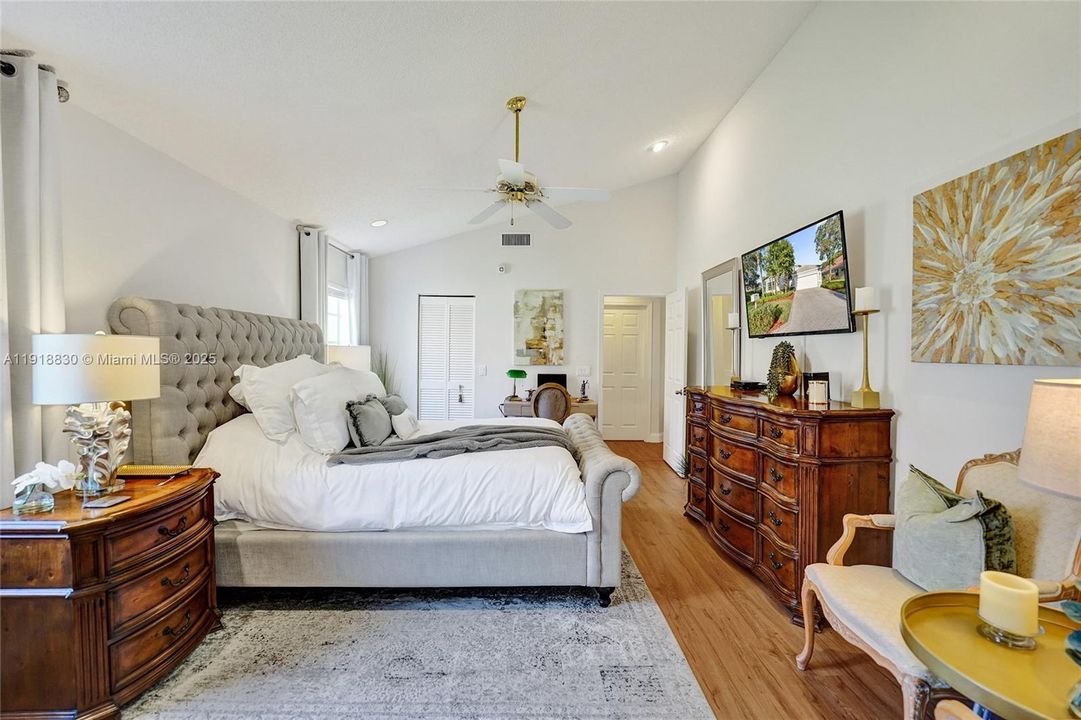 На продажу: $840,000 (4 спален, 2 ванн, 2324 Квадратных фут)