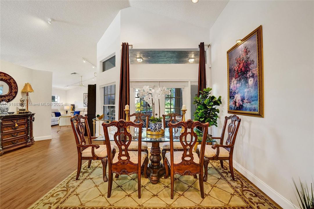 На продажу: $840,000 (4 спален, 2 ванн, 2324 Квадратных фут)