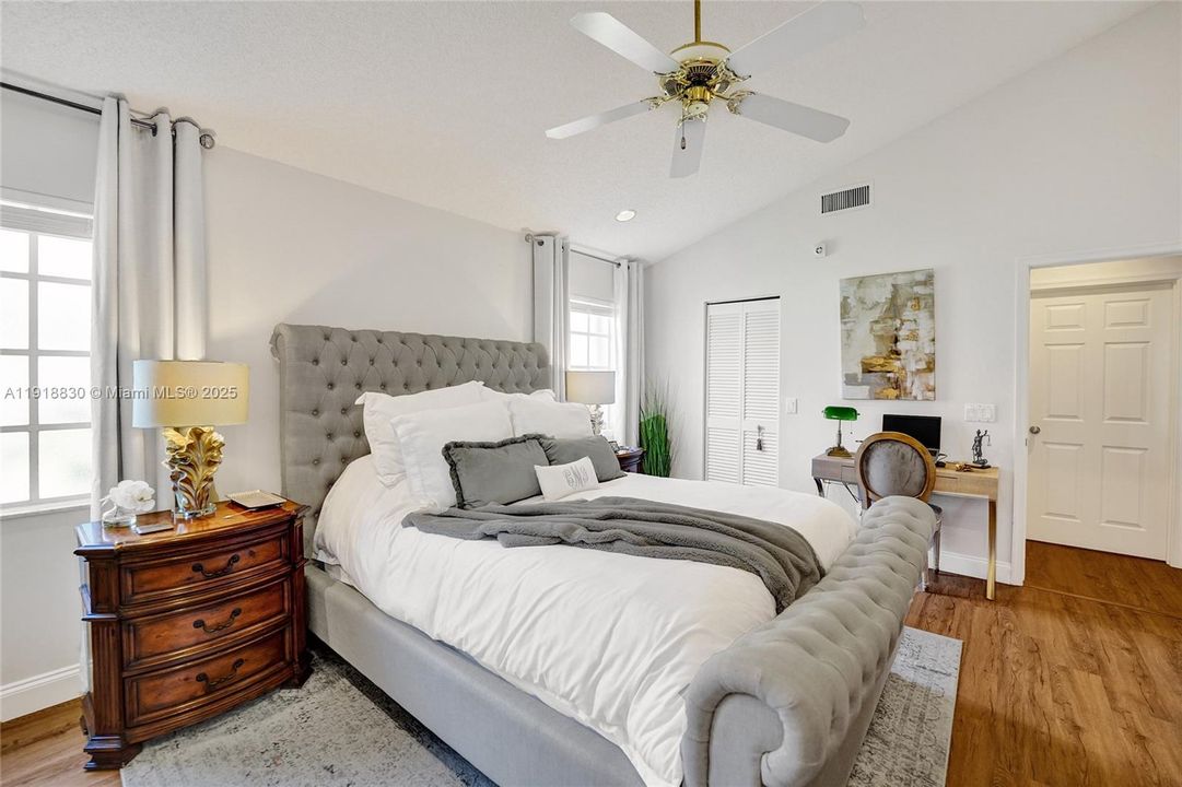 На продажу: $840,000 (4 спален, 2 ванн, 2324 Квадратных фут)