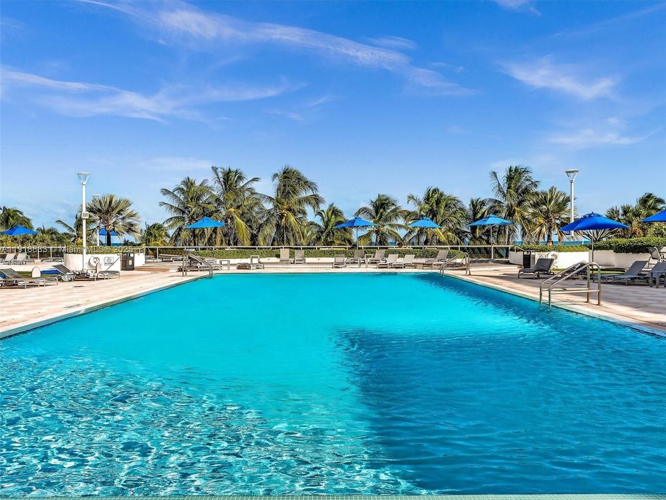 For Rent: $3,200 (1 beds, 1 baths, 835 Square Feet)