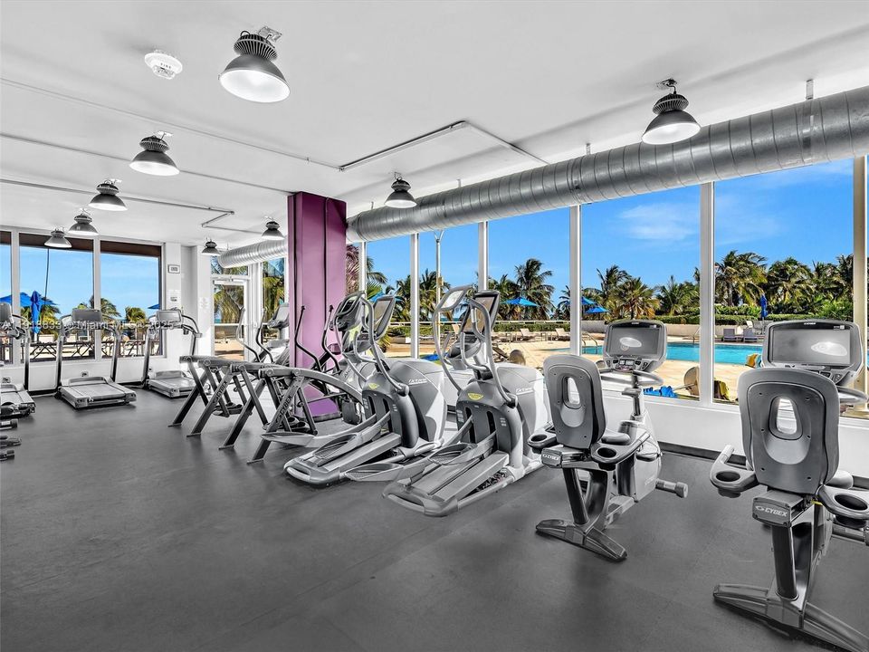 For Rent: $3,200 (1 beds, 1 baths, 835 Square Feet)