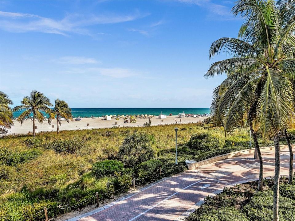 For Rent: $3,200 (1 beds, 1 baths, 835 Square Feet)