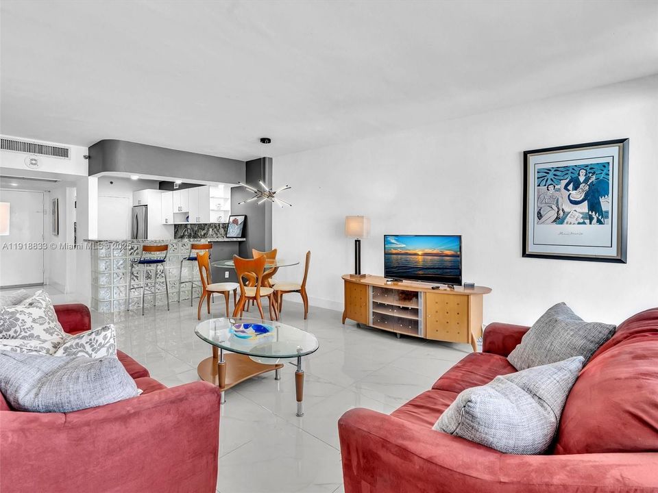 For Rent: $3,200 (1 beds, 1 baths, 835 Square Feet)