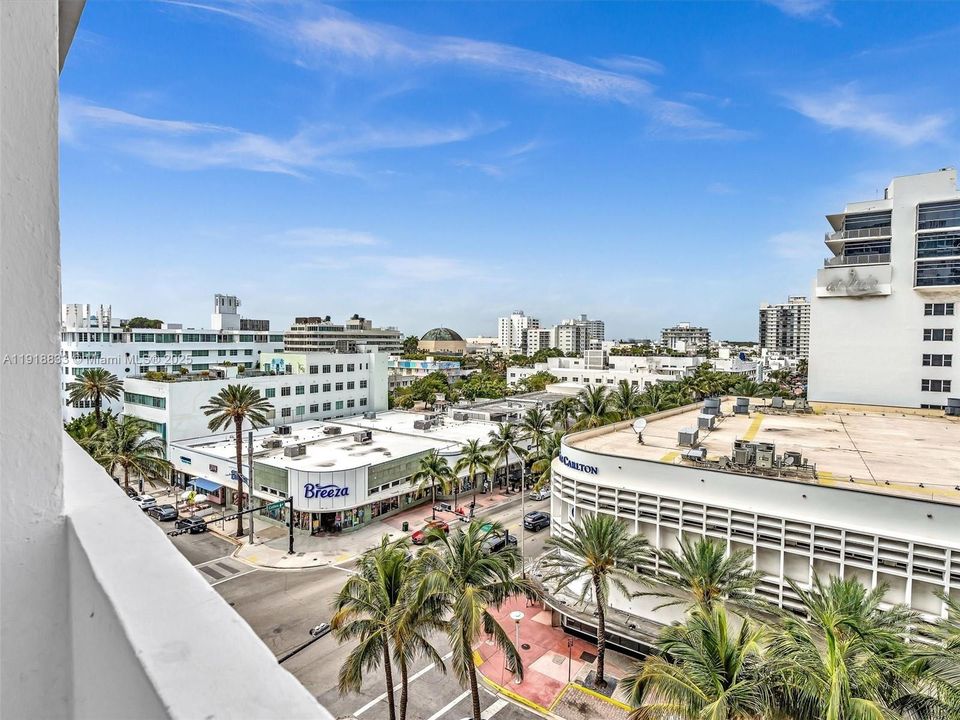 For Rent: $3,200 (1 beds, 1 baths, 835 Square Feet)