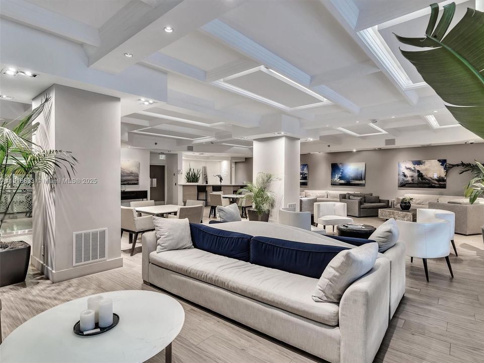 For Rent: $3,200 (1 beds, 1 baths, 835 Square Feet)