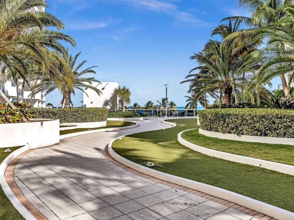 For Rent: $3,200 (1 beds, 1 baths, 835 Square Feet)