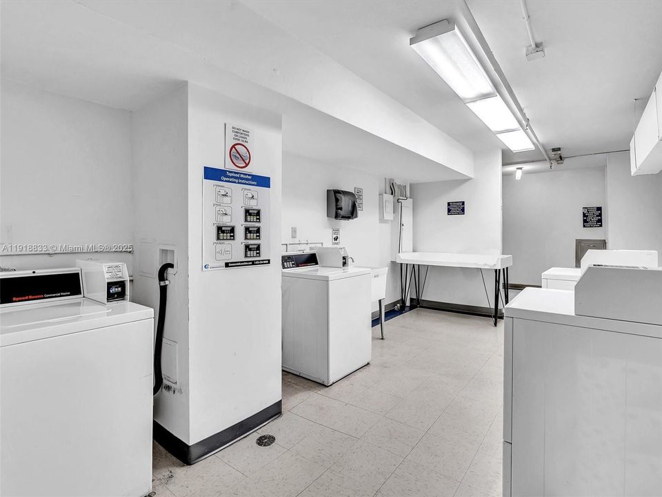 For Rent: $3,200 (1 beds, 1 baths, 835 Square Feet)