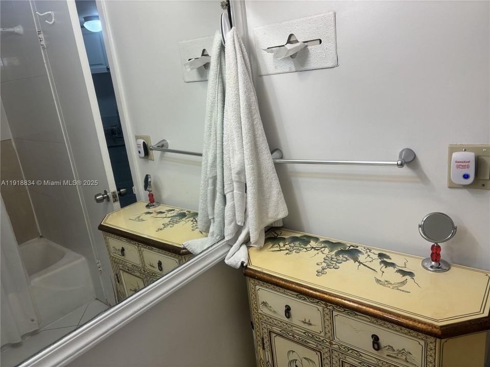 На продажу: $139,800 (1 спален, 1 ванн, 348 Квадратных фут)