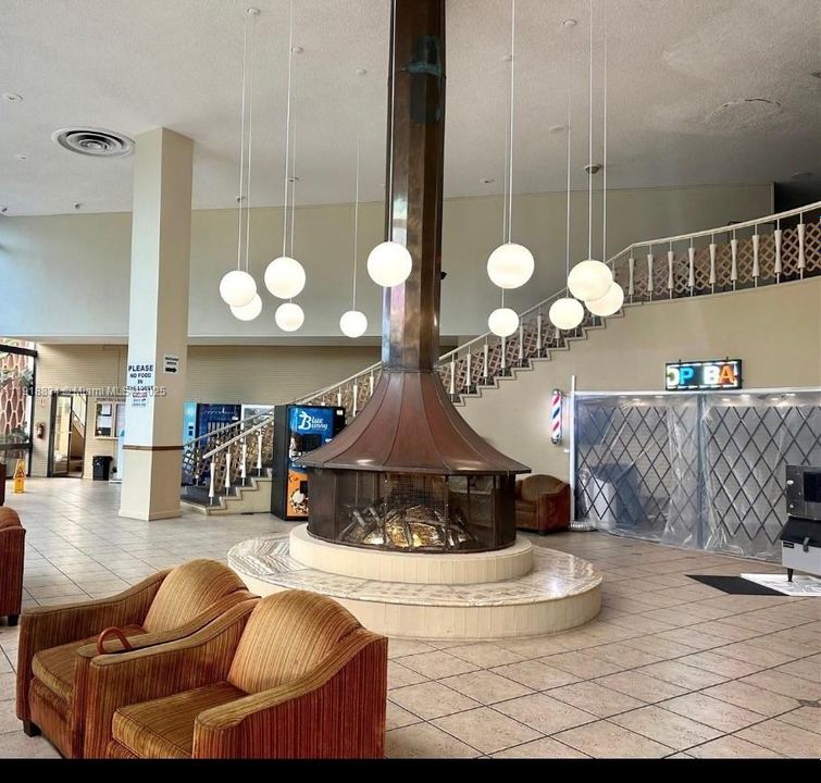 На продажу: $139,800 (1 спален, 1 ванн, 348 Квадратных фут)