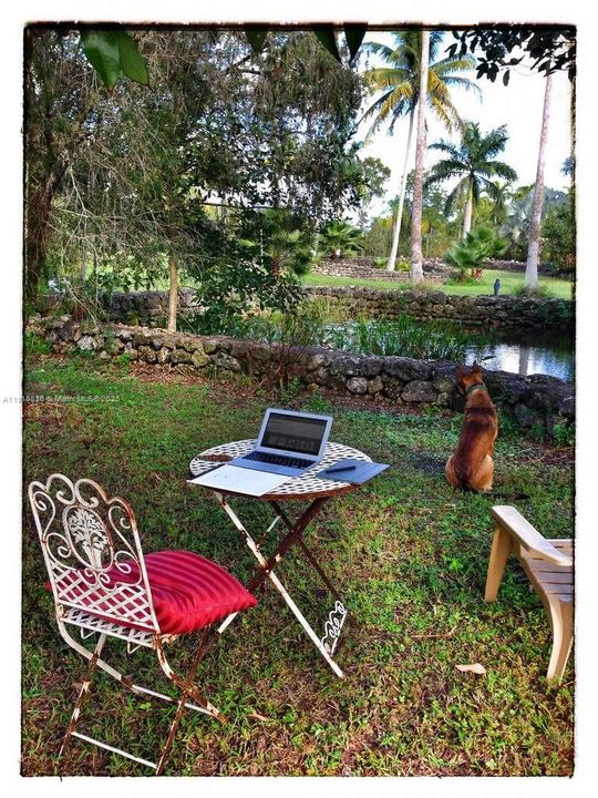 Vendido Recientemente: $695,000 (4 camas, 3 baños, 2651 Pies cuadrados)