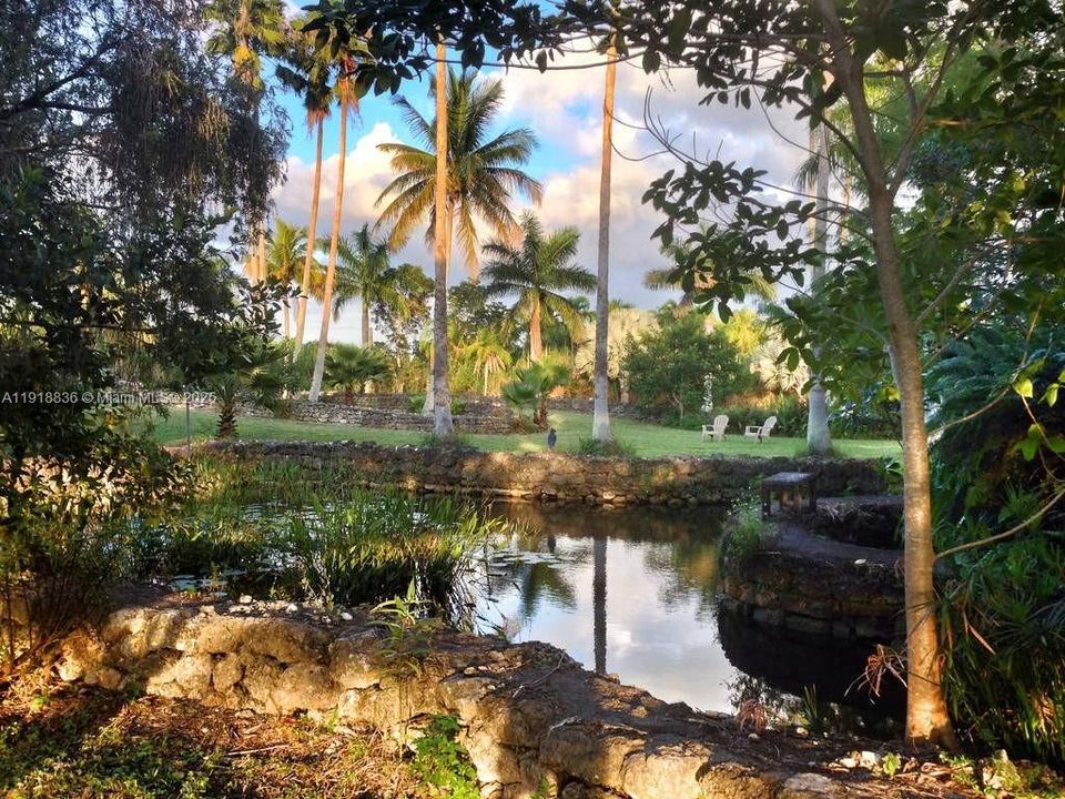 Vendido Recientemente: $695,000 (4 camas, 3 baños, 2651 Pies cuadrados)