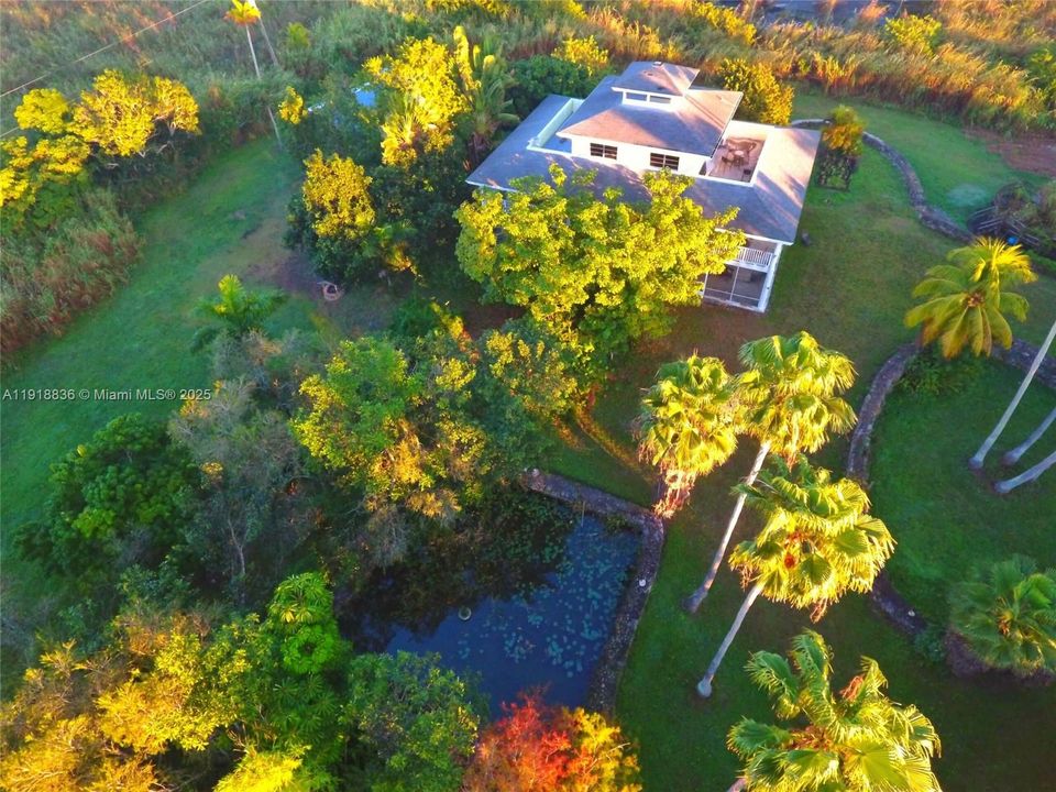 Vendido Recientemente: $695,000 (4 camas, 3 baños, 2651 Pies cuadrados)