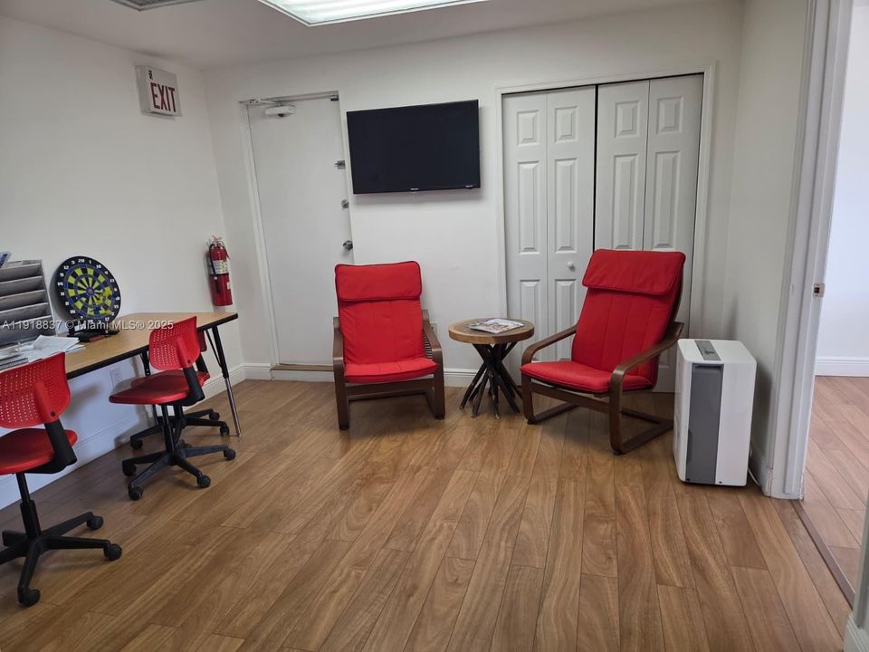 出租: $650 (0 贝兹, 0 浴室, 0 平方英尺)