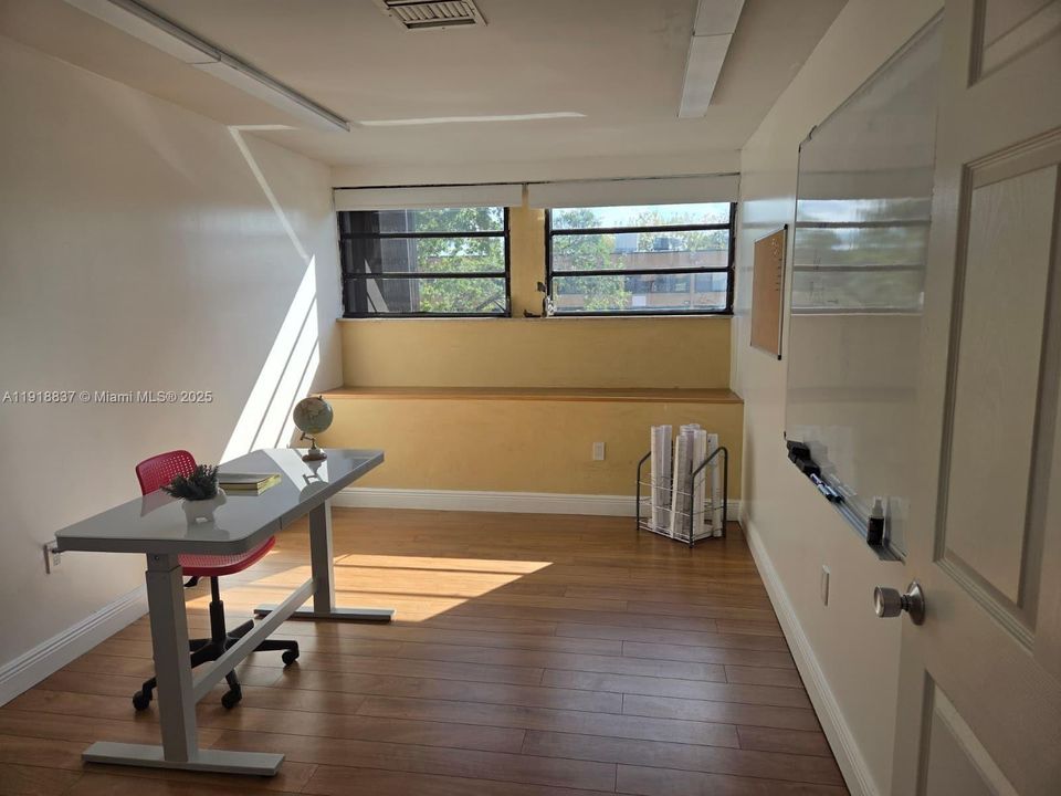 出租: $650 (0 贝兹, 0 浴室, 0 平方英尺)