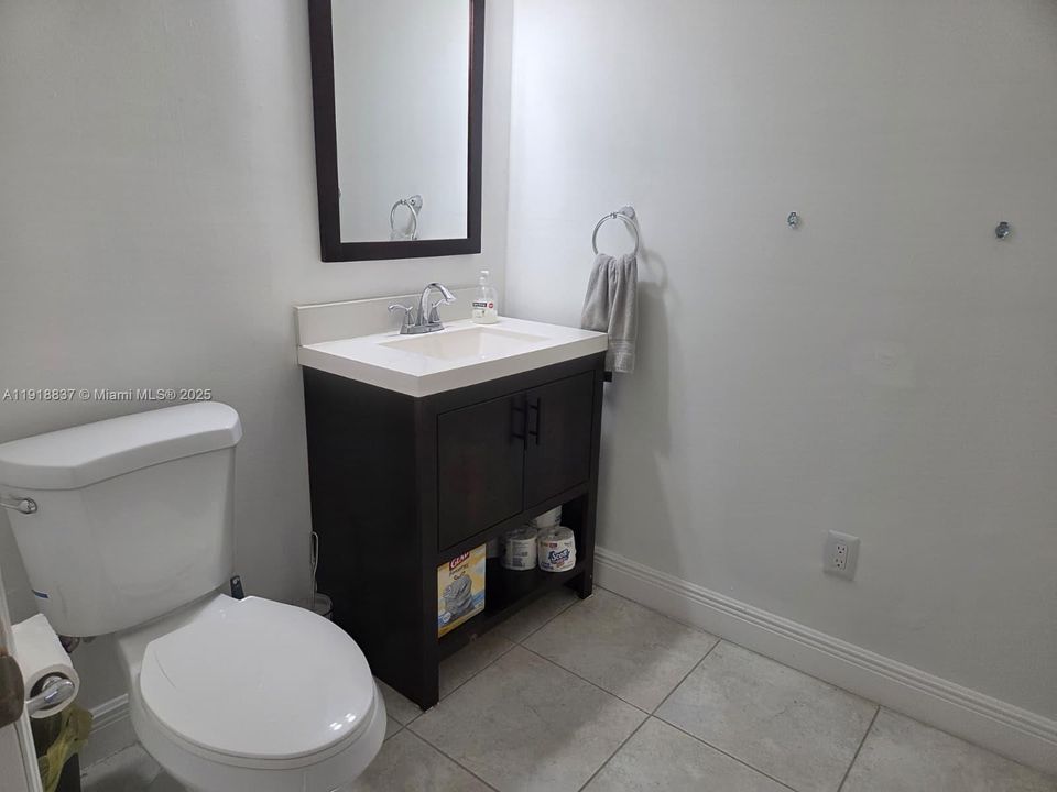 出租: $650 (0 贝兹, 0 浴室, 0 平方英尺)