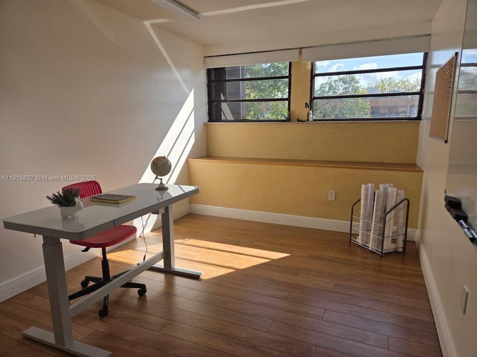 出租: $650 (0 贝兹, 0 浴室, 0 平方英尺)