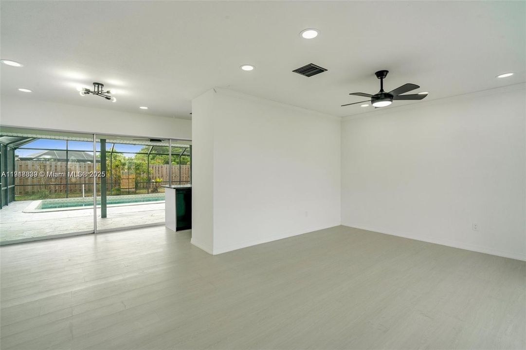 На продажу: $289,000 (2 спален, 2 ванн, 0 Квадратных фут)