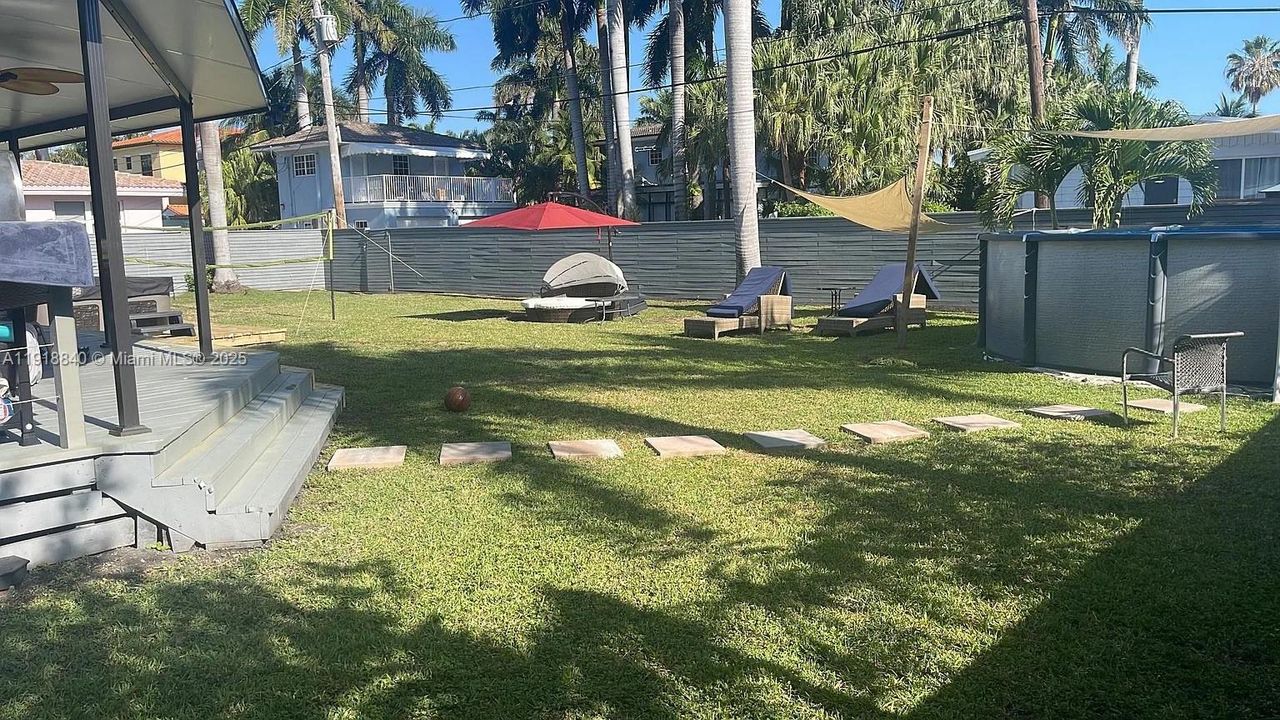 For Rent: $4,650 (3 beds, 2 baths, 1402 Square Feet)