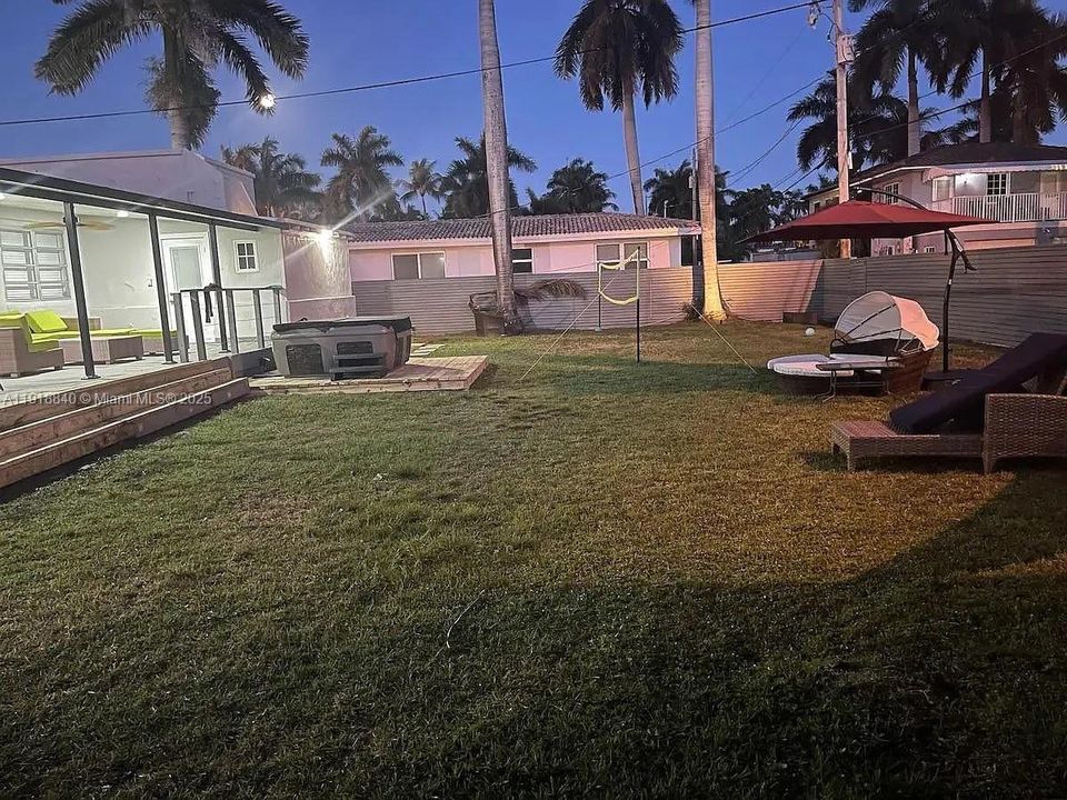 For Rent: $4,650 (3 beds, 2 baths, 1402 Square Feet)