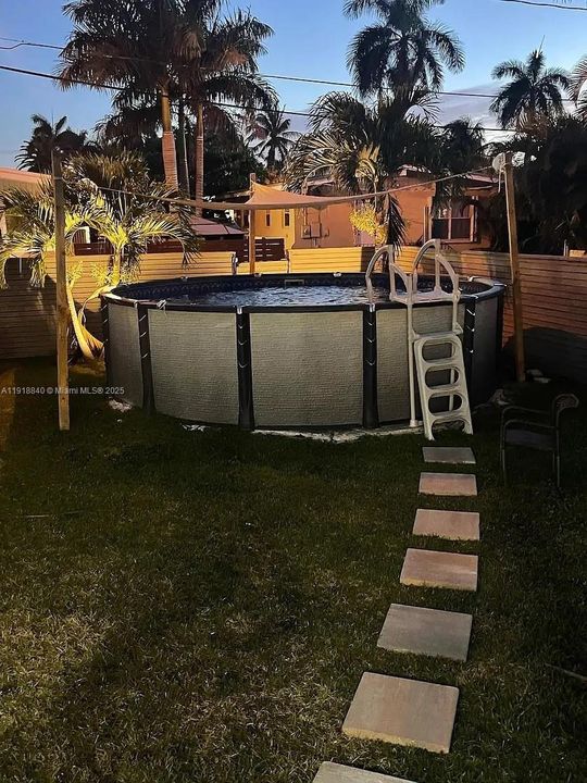 For Rent: $4,650 (3 beds, 2 baths, 1402 Square Feet)