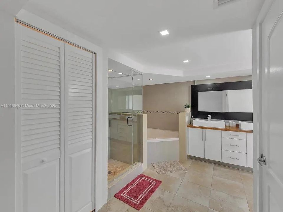 For Rent: $4,650 (3 beds, 2 baths, 1402 Square Feet)