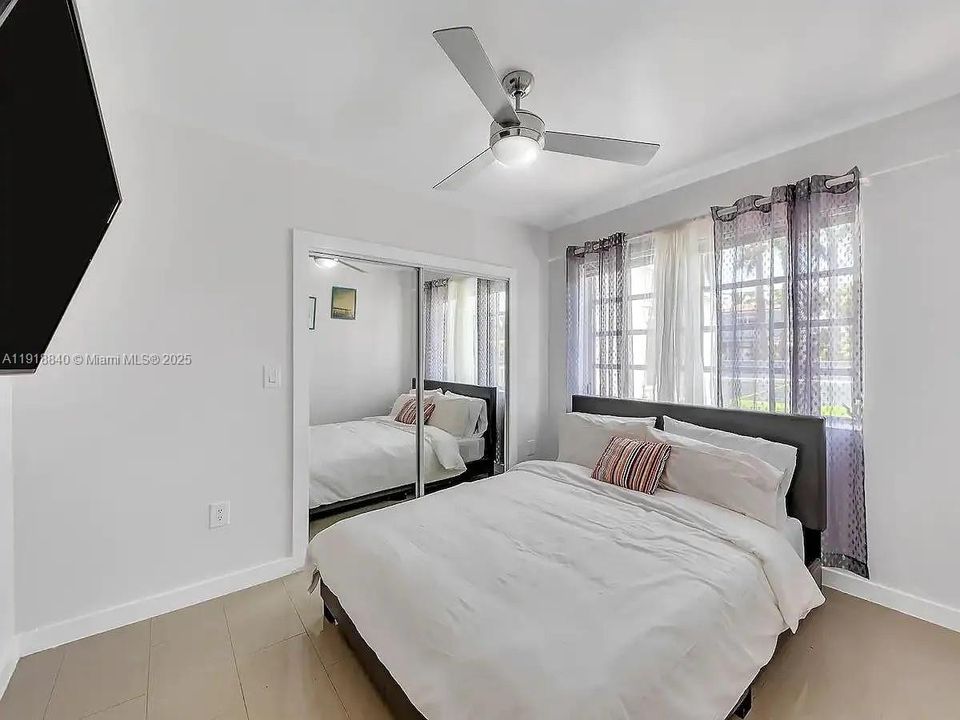 For Rent: $4,650 (3 beds, 2 baths, 1402 Square Feet)