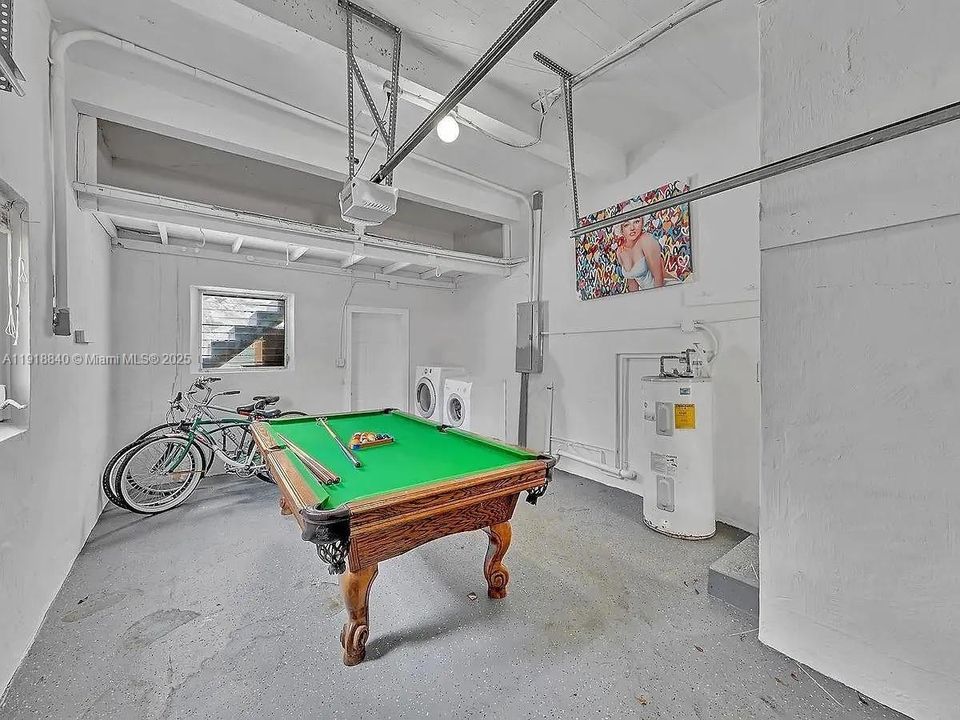 For Rent: $4,650 (3 beds, 2 baths, 1402 Square Feet)