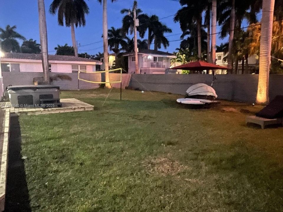 For Rent: $4,650 (3 beds, 2 baths, 1402 Square Feet)