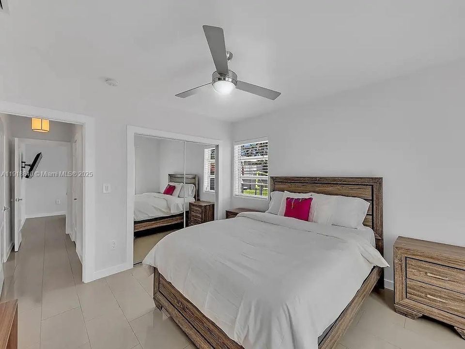 For Rent: $4,650 (3 beds, 2 baths, 1402 Square Feet)