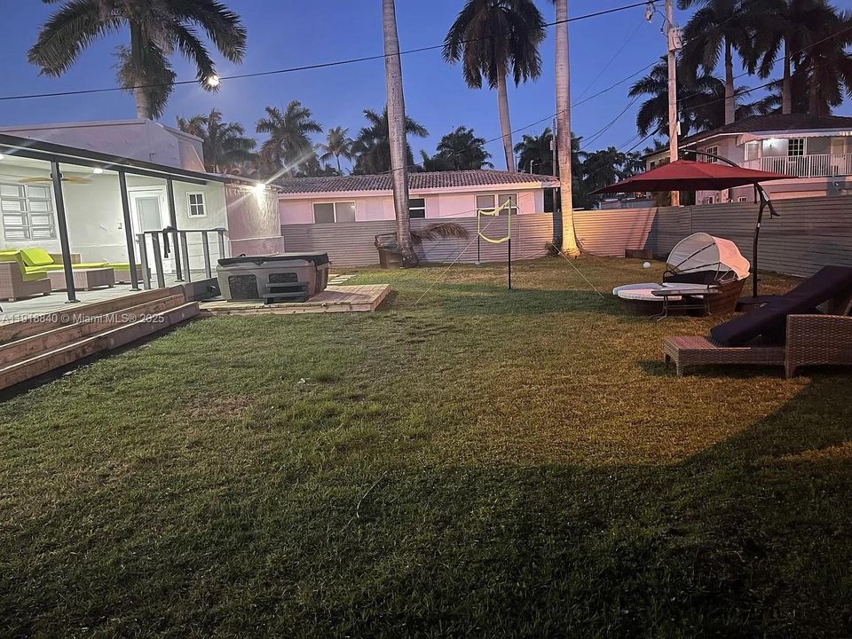 For Rent: $4,650 (3 beds, 2 baths, 1402 Square Feet)