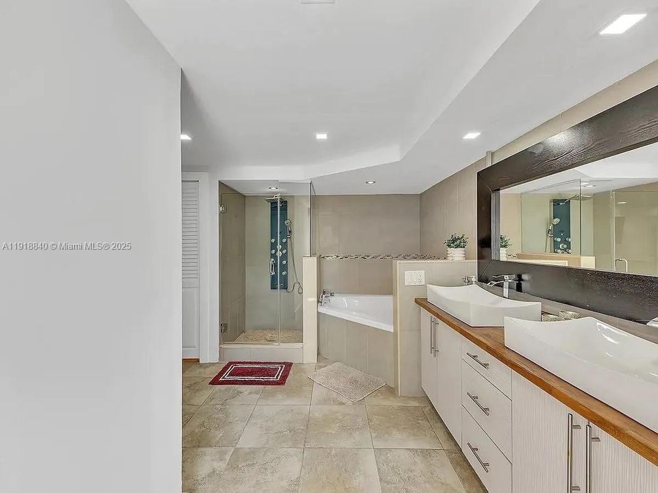 For Rent: $4,650 (3 beds, 2 baths, 1402 Square Feet)