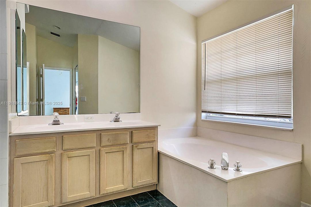 Active With Contract: $639,900 (4 beds, 2 baths, 1861 Square Feet)