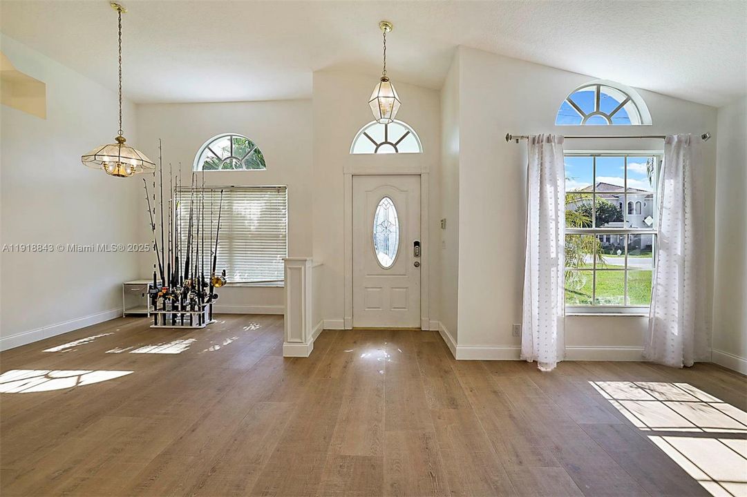 Active With Contract: $639,900 (4 beds, 2 baths, 1861 Square Feet)