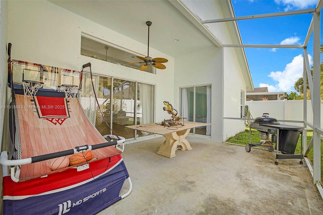 Active With Contract: $639,900 (4 beds, 2 baths, 1861 Square Feet)