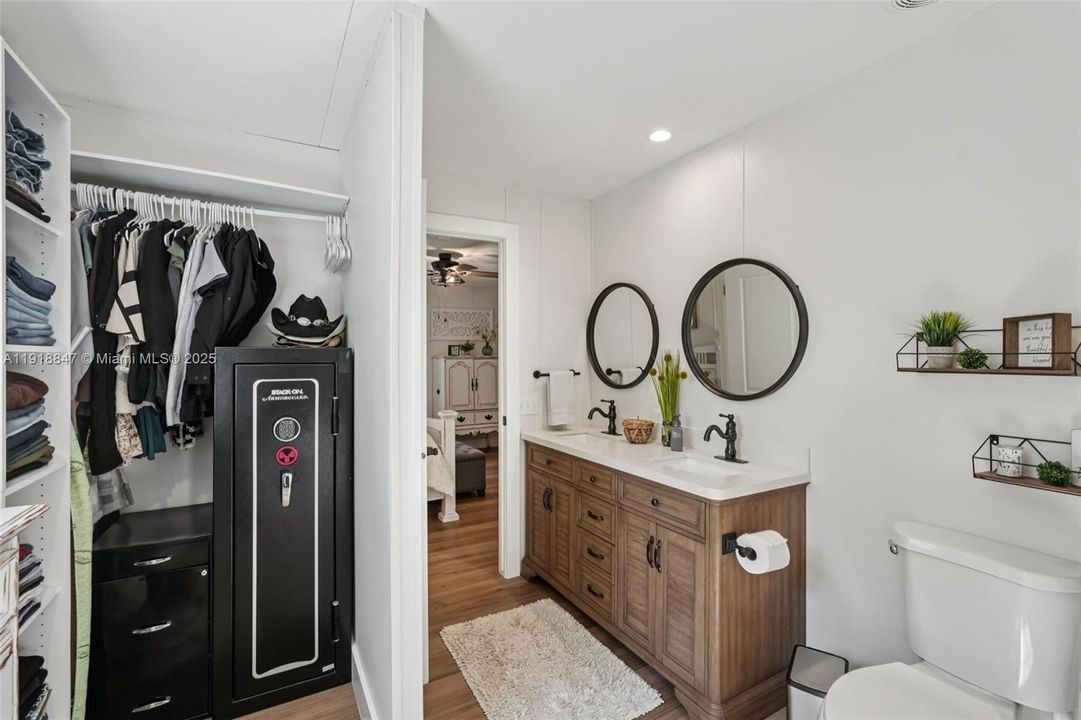 На продажу: $595,000 (3 спален, 2 ванн, 1456 Квадратных фут)