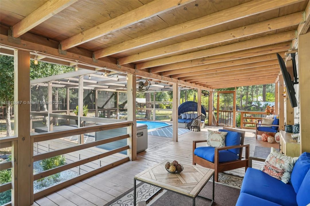 На продажу: $595,000 (3 спален, 2 ванн, 1456 Квадратных фут)