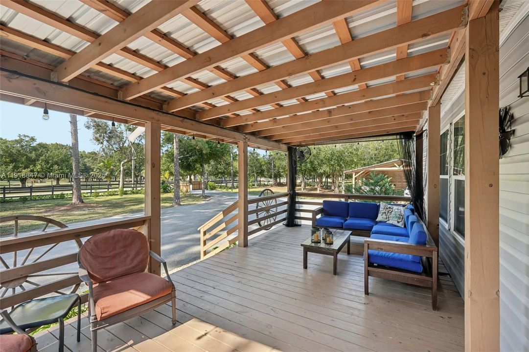 На продажу: $595,000 (3 спален, 2 ванн, 1456 Квадратных фут)