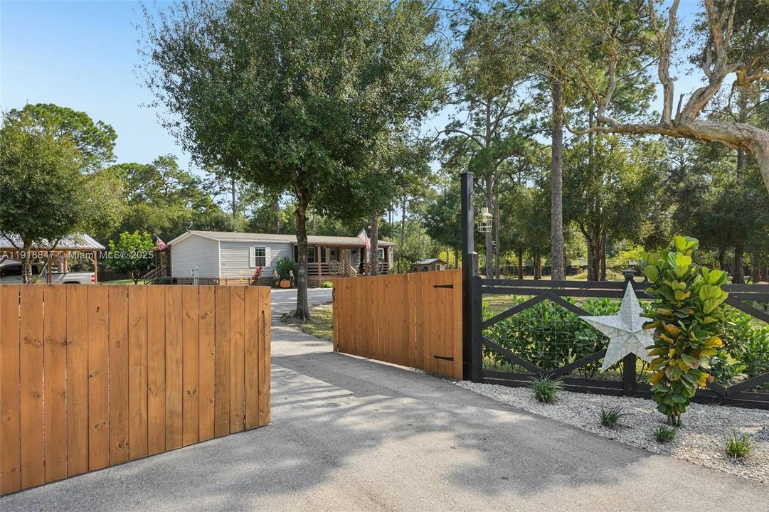 На продажу: $595,000 (3 спален, 2 ванн, 1456 Квадратных фут)