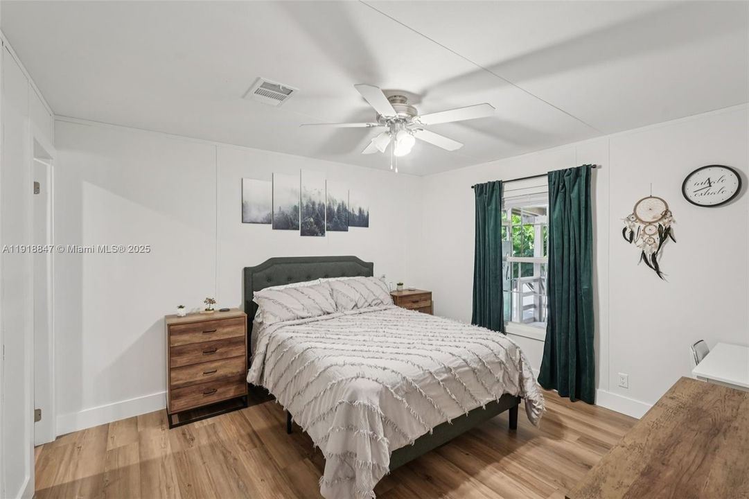 На продажу: $595,000 (3 спален, 2 ванн, 1456 Квадратных фут)