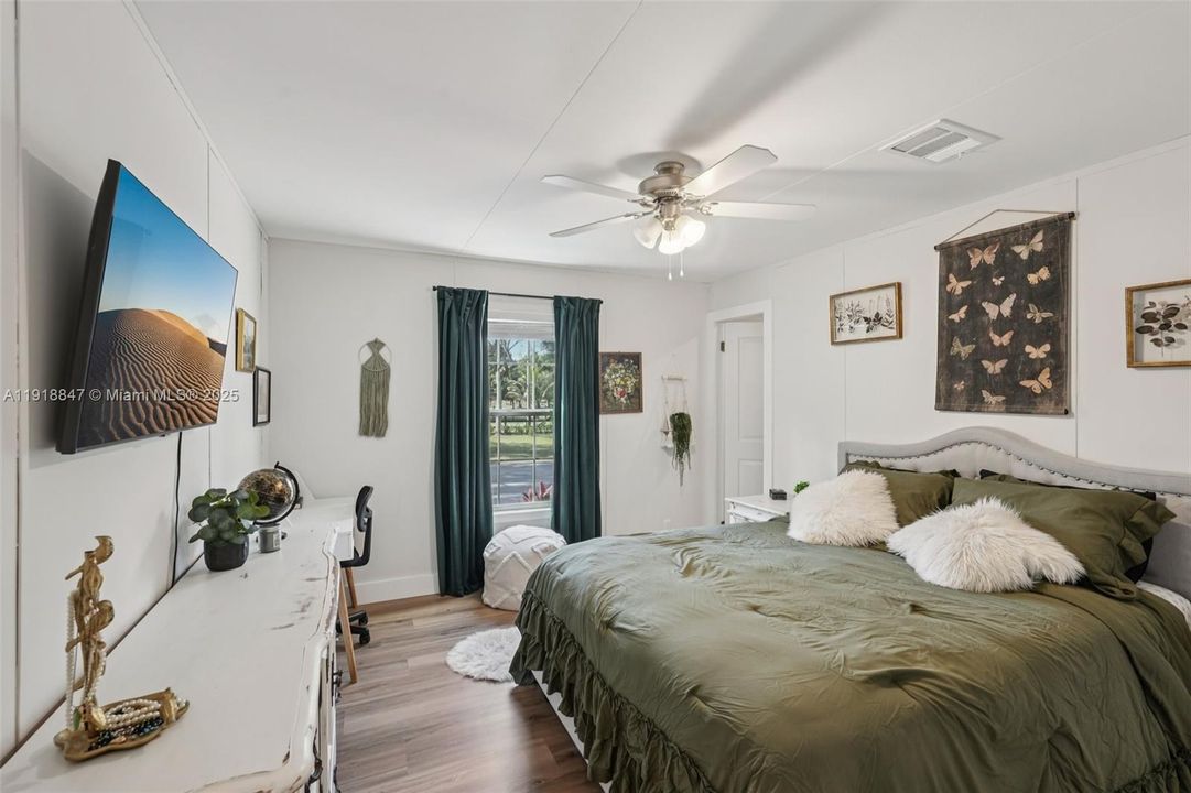 На продажу: $595,000 (3 спален, 2 ванн, 1456 Квадратных фут)