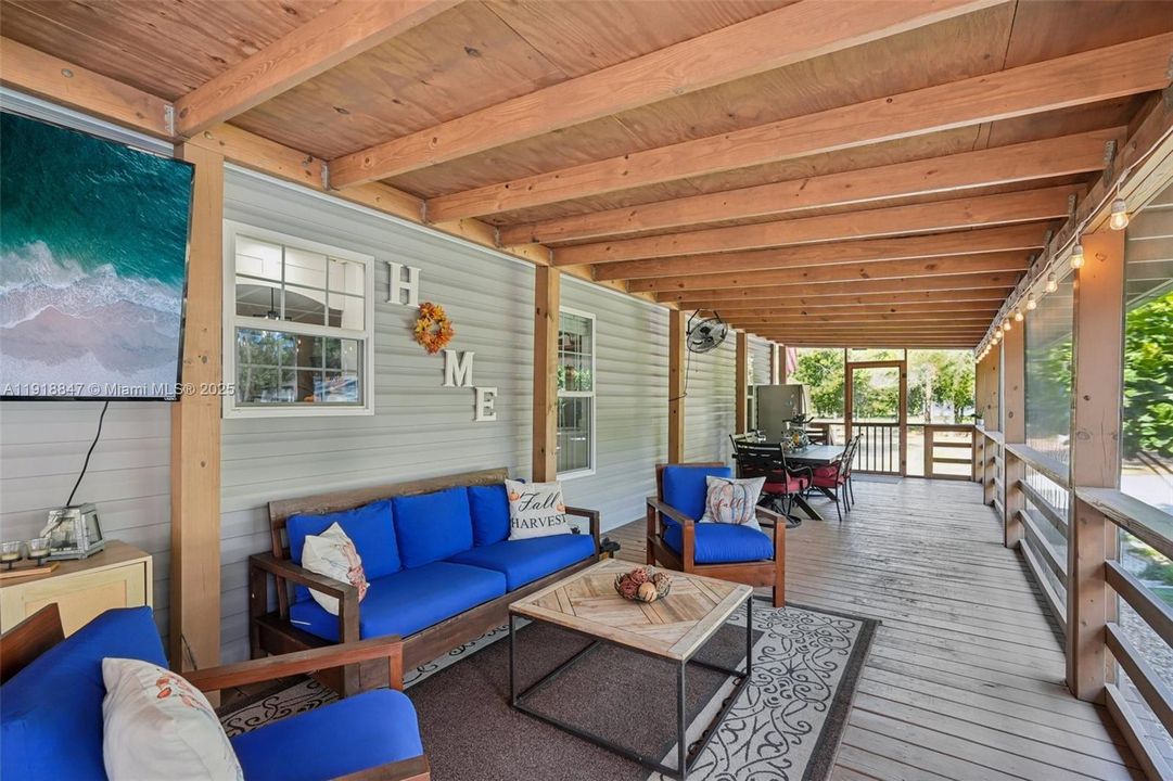 На продажу: $595,000 (3 спален, 2 ванн, 1456 Квадратных фут)