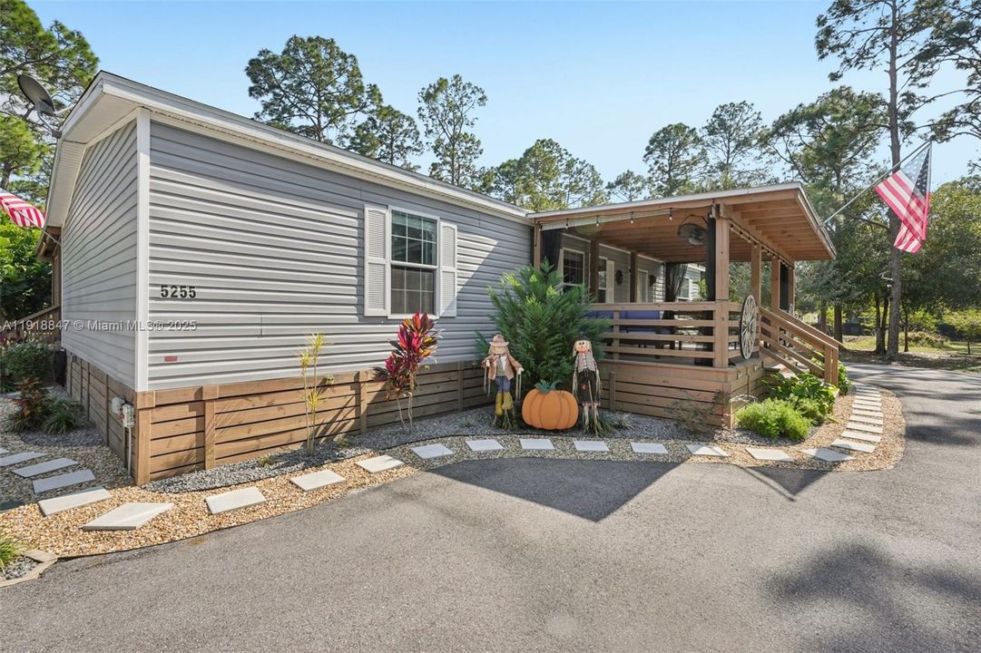 На продажу: $595,000 (3 спален, 2 ванн, 1456 Квадратных фут)