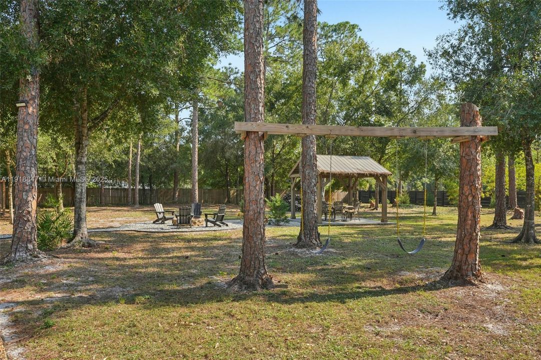 На продажу: $595,000 (3 спален, 2 ванн, 1456 Квадратных фут)