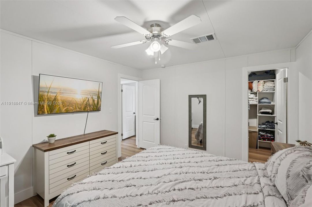 На продажу: $595,000 (3 спален, 2 ванн, 1456 Квадратных фут)