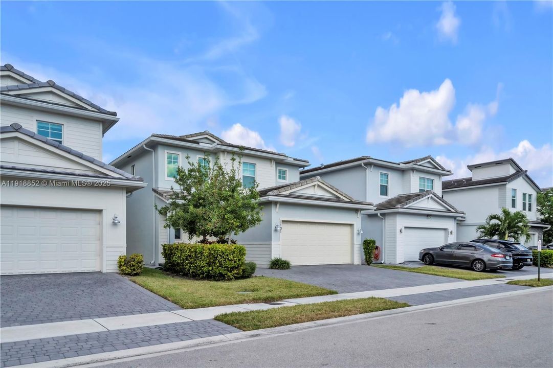 For Sale: $749,000 (4 beds, 2 baths, 2130 Square Feet)