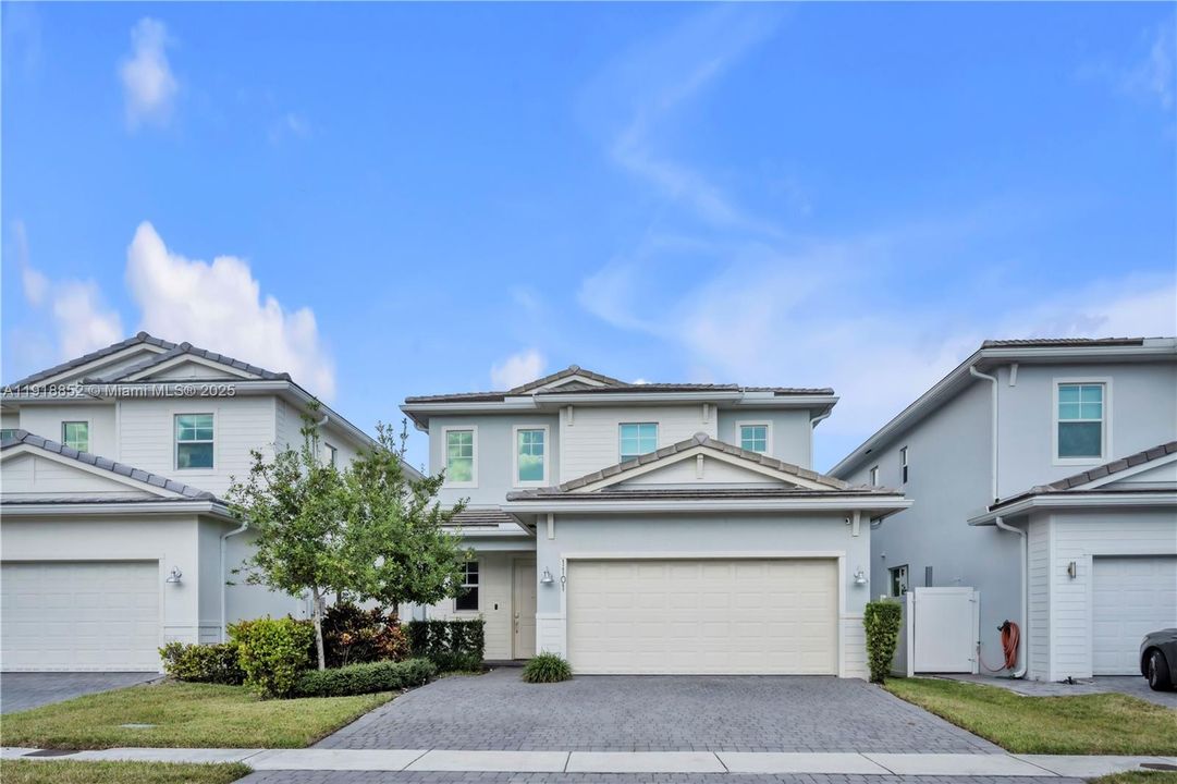 For Sale: $749,000 (4 beds, 2 baths, 2130 Square Feet)