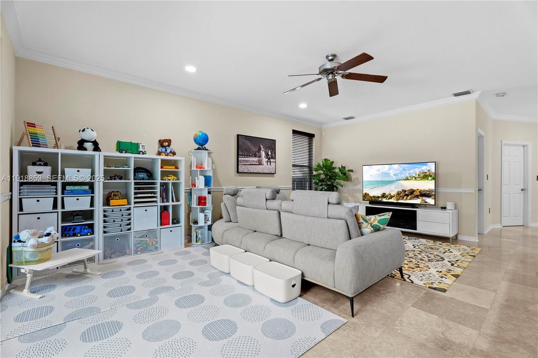 На продажу: $3,150,000 (4 спален, 3 ванн, 3209 Квадратных фут)