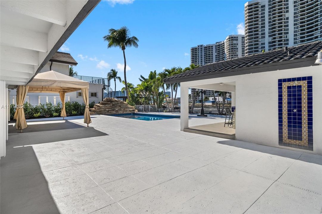 For Sale: $4,950,000 (4 beds, 3 baths, 3470 Square Feet)