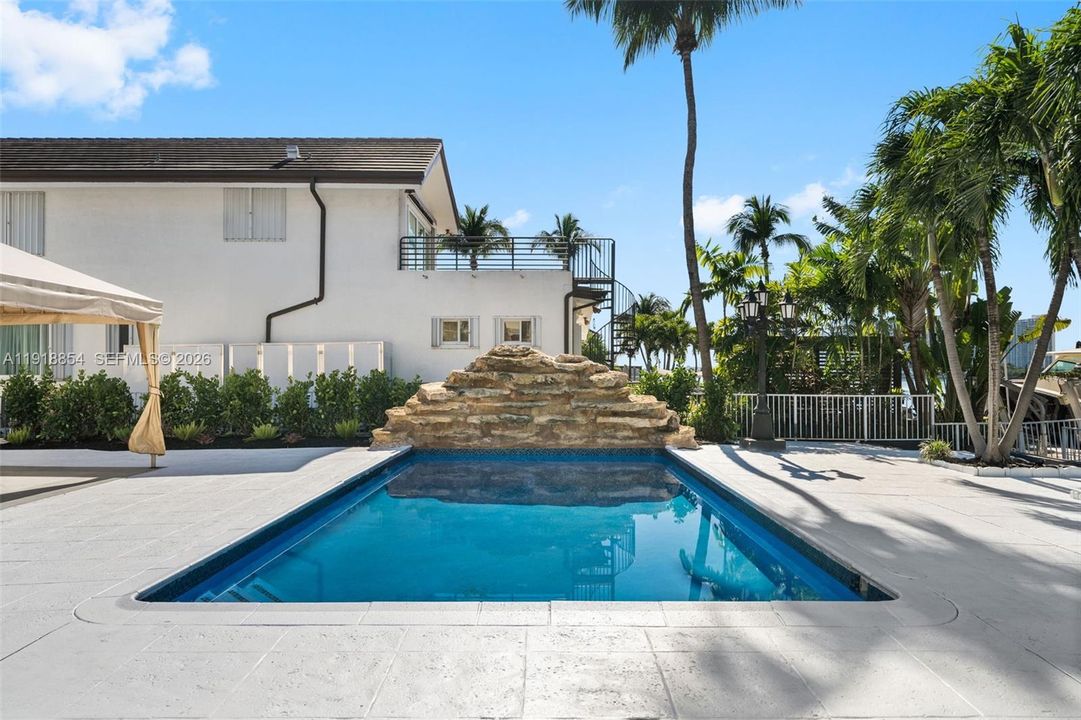 For Sale: $4,950,000 (4 beds, 3 baths, 3470 Square Feet)