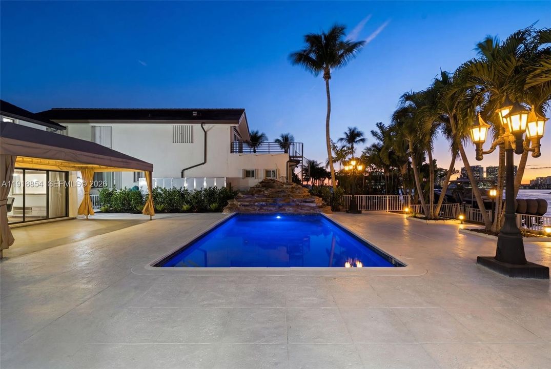 For Sale: $4,950,000 (4 beds, 3 baths, 3470 Square Feet)